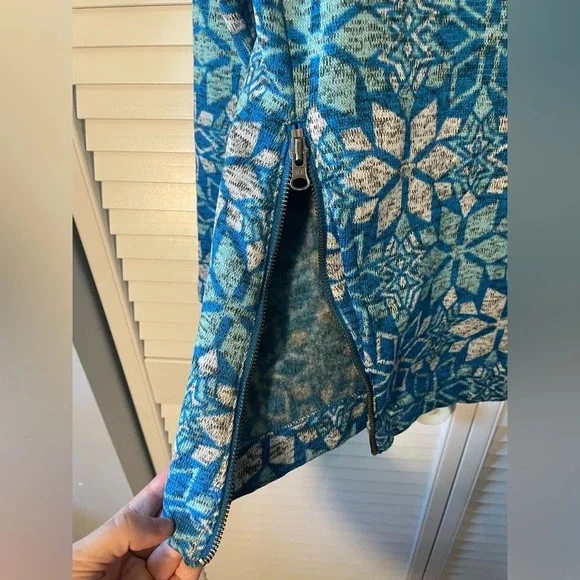 Talbots Snowflake Hooded Pullover Zipper Sweater Structures Pockets Size Small - Picture 12 of 14